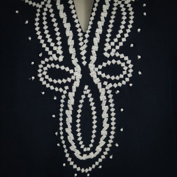 Talbots Size Large L Navy Blue White Embroidered Split V Neck Short Sleeve Top - Picture 2 of 5